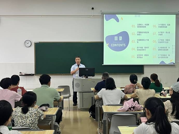 公司党总支书记魏仕雄